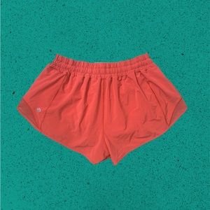 Lululemon Hotty Hot Short II *2.5"